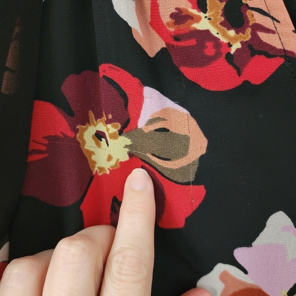 Maxwell Black Floral Wrap Tie Front Blouse Women's Size XS - Picture 11 of 12